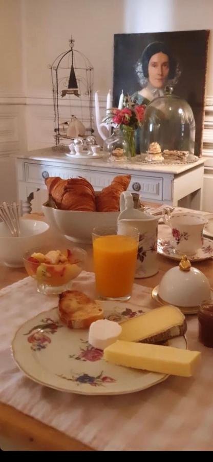 Le Logis Blanc Bed&Breakfast Coursan Eksteriør bilde